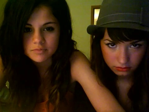 demi lovato and selena gomez with SPECIAL GUEST!!! 1827 - Demilush and selena gomez with Special Guest Part oo4