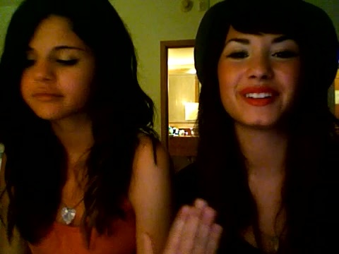 demi lovato and selena gomez with SPECIAL GUEST!!! 455