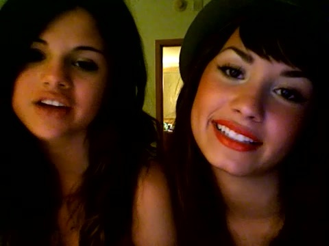 demi lovato and selena gomez with SPECIAL GUEST!!! 808 demi lovato and selena gomez with SPECIAL GUEST!!! 808