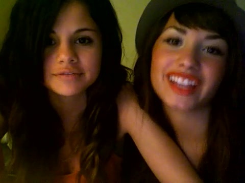 demi lovato and selena gomez with SPECIAL GUEST!!! 1334