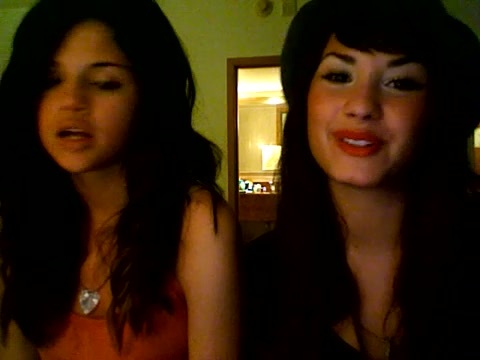 demi lovato and selena gomez with SPECIAL GUEST!!! 463