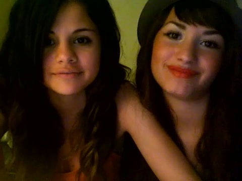 demi lovato and selena gomez with SPECIAL GUEST!!! 1336