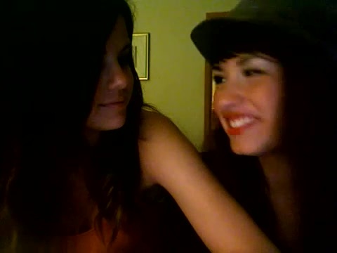 demi lovato and selena gomez with SPECIAL GUEST!!! 1840 - Demilush and selena gomez with Special Guest Part oo4