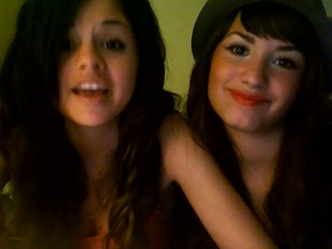 demi lovato and selena gomez with SPECIAL GUEST!!! 1342