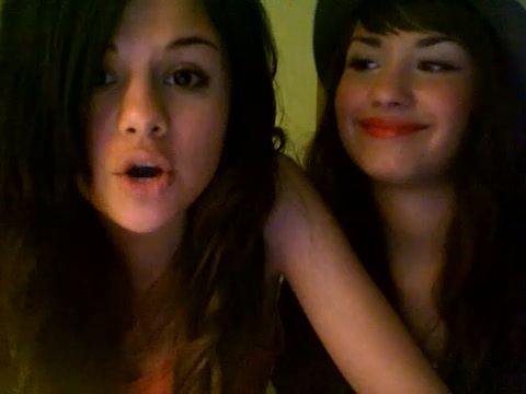 demi lovato and selena gomez with SPECIAL GUEST!!! 1349