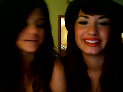 demi lovato and selena gomez with SPECIAL GUEST!!! 826 demi lovato and selena gomez with SPECIAL GUEST!!! 826
