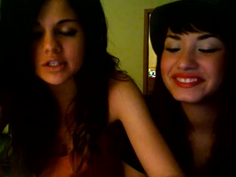 demi lovato and selena gomez with SPECIAL GUEST!!! 1870