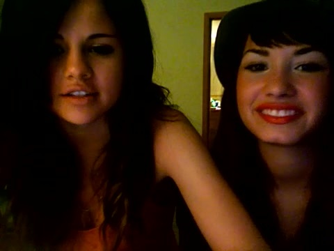 demi lovato and selena gomez with SPECIAL GUEST!!! 1880