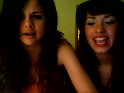 demi lovato and selena gomez with SPECIAL GUEST!!! 1891 - Demilush and selena gomez with Special Guest Part oo4