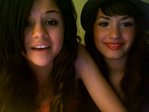 demi lovato and selena gomez with SPECIAL GUEST!!! 1375