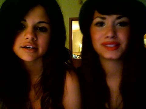 demi lovato and selena gomez with SPECIAL GUEST!!! 854