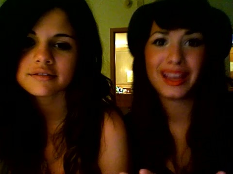 demi lovato and selena gomez with SPECIAL GUEST!!! 869