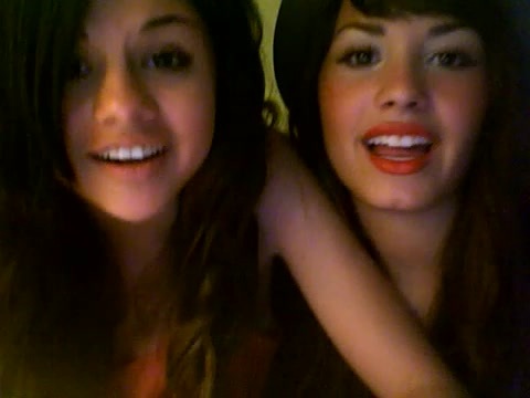 demi lovato and selena gomez with SPECIAL GUEST!!! 1384