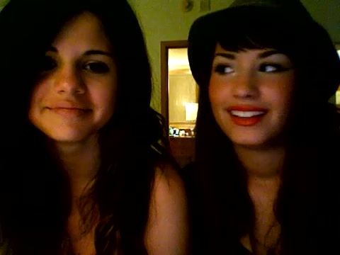 demi lovato and selena gomez with SPECIAL GUEST!!! 889 - Demilush and selena gomez with Special Guest Part oo2