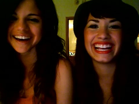 demi lovato and selena gomez with SPECIAL GUEST!!! 899 - Demilush and selena gomez with Special Guest Part oo2