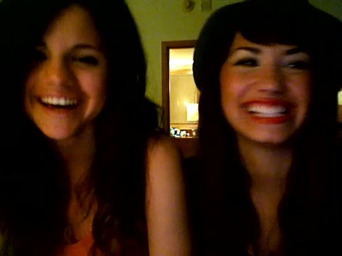 demi lovato and selena gomez with SPECIAL GUEST!!! 903 - Demilush and selena gomez with Special Guest Part oo2