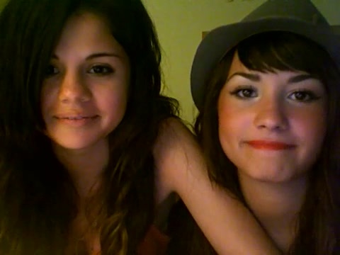 demi lovato and selena gomez with SPECIAL GUEST!!! 1407
