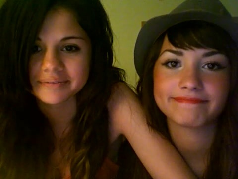 demi lovato and selena gomez with SPECIAL GUEST!!! 1408