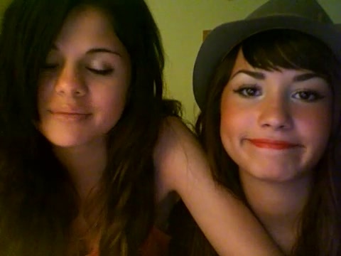 demi lovato and selena gomez with SPECIAL GUEST!!! 1415