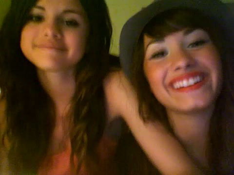 demi lovato and selena gomez with SPECIAL GUEST!!! 1439