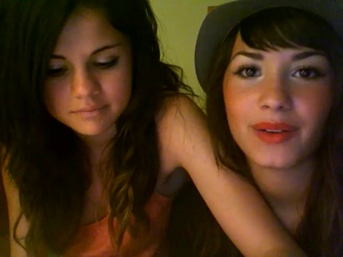 demi lovato and selena gomez with SPECIAL GUEST!!! 1486