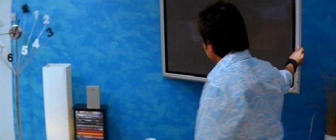- isi deschide si el tv-ul... - - a Episodul 13