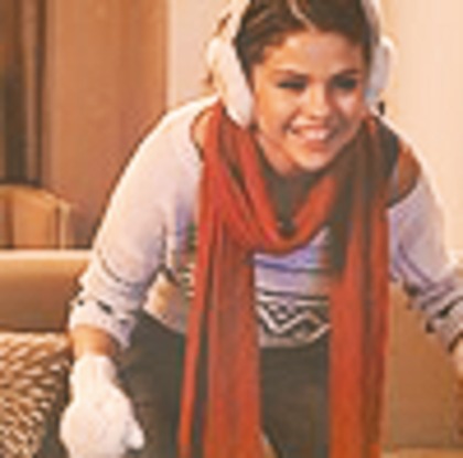 4 - 0     I love Selena forever