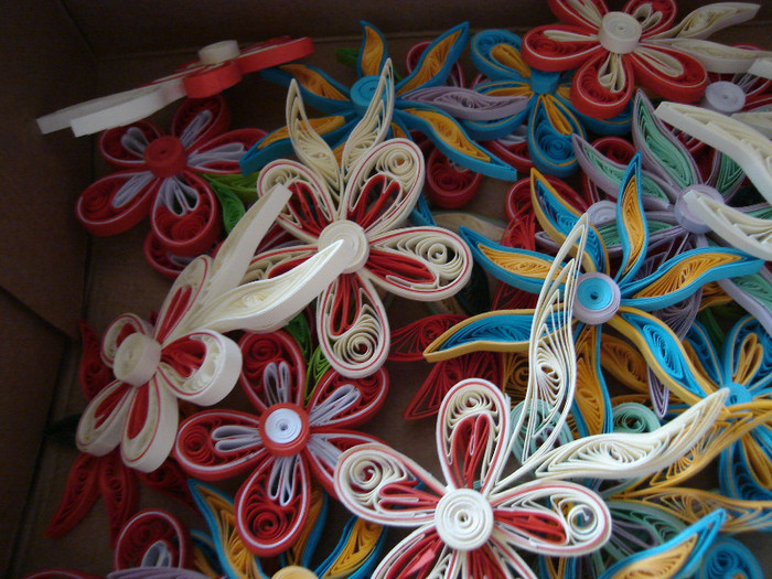 DSC08758 - tehnica rularii hartiei -  quilling