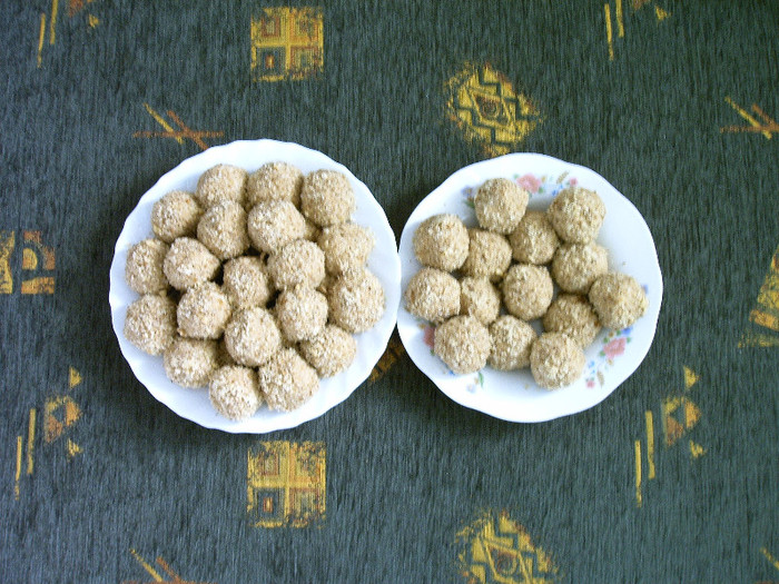 Bilute din biscuiti cu umplutura - De ale gurii