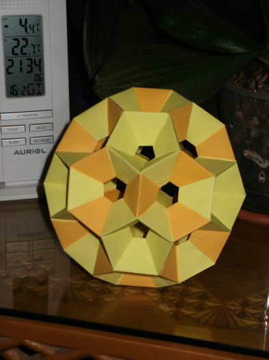 P5130782_honey comb ball - origami