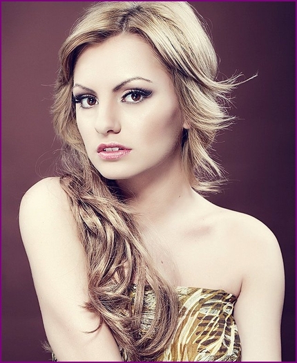 256729_219649431398971_129090557121526_744167_4240693_o - alexandra stan 2012