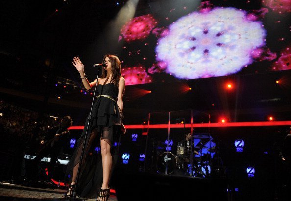 47649_147215865329158_129097287141016_266408_7653484_n - December 11th- Z100 s 2010 Jingle Ball