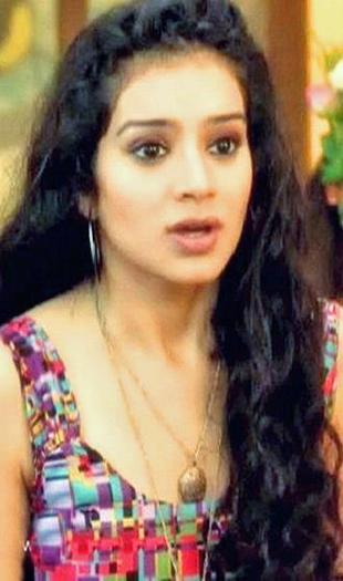 384045_259676644083032_185563141494383_845785_1589806486_n - SUKIRTI KHANDPAL 2