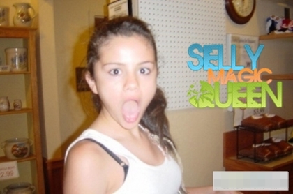 normal_selena-young-selena-gomez-16205716-496-329 - 0  Images from childhood