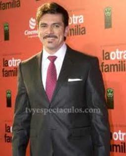 images (62) - Jorge Salinas