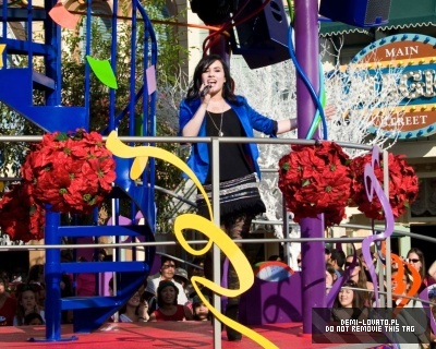 Demi (6) - Demitzu - 09 11 2009 - 2009 Disney Parks Christmas Day Parade Special