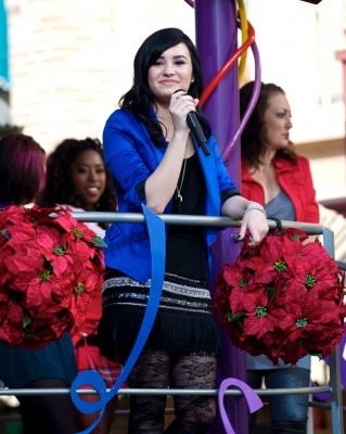 Demi (28) - Demitzu - 09 11 2009 - 2009 Disney Parks Christmas Day Parade Special