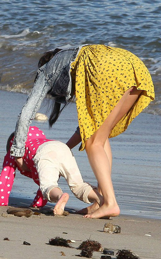 0sgnH - Spend time with Justin and family on the Beach in Malibu