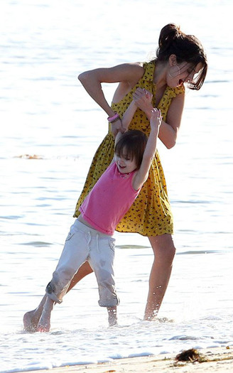 nSa8R - Spend time with Justin and family on the Beach in Malibu