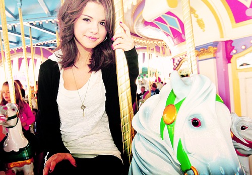 tumblr_lnpq7cwpQ71qjkh16o1_500 (1) - 0     I love Selena forever
