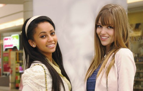 geek-charming10 - vanessa morgan