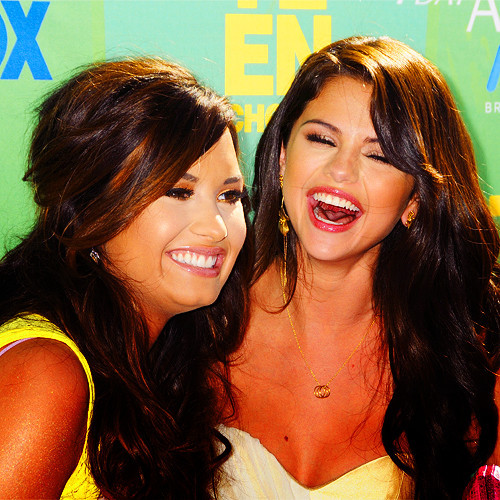 Wellcome Gurll :X - 0     Support my Selena