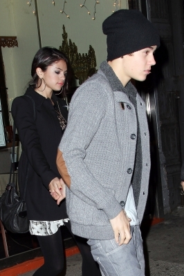 normal_012 - 12 February - Out with Justin Bieber for dinner in Manhattan