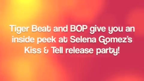 Selena Gomez Dances To Katy Perry! 026 - Selena Gomez Dances To Katy Perry