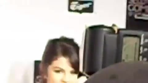 Selena Gomez Dances To Katy Perry! 109