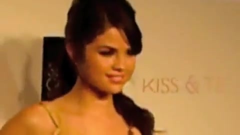 Selena Gomez Dances To Katy Perry! 134