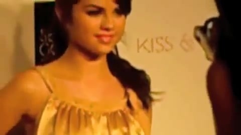 Selena Gomez Dances To Katy Perry! 143