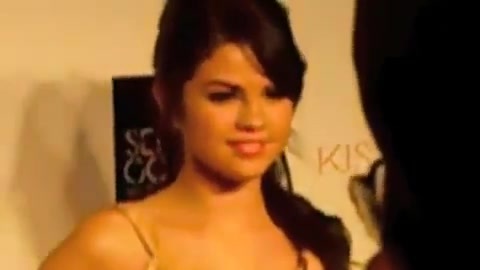 Selena Gomez Dances To Katy Perry! 147