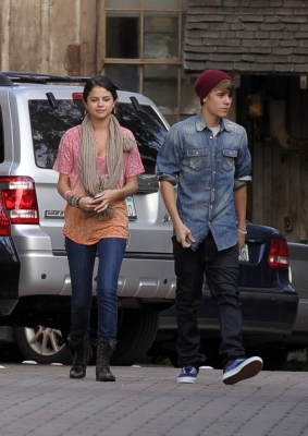 normal_008 - January 10 - arriving at a restaurant with Justin in Hollywood