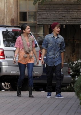 normal_013 - January 10 - arriving at a restaurant with Justin in Hollywood